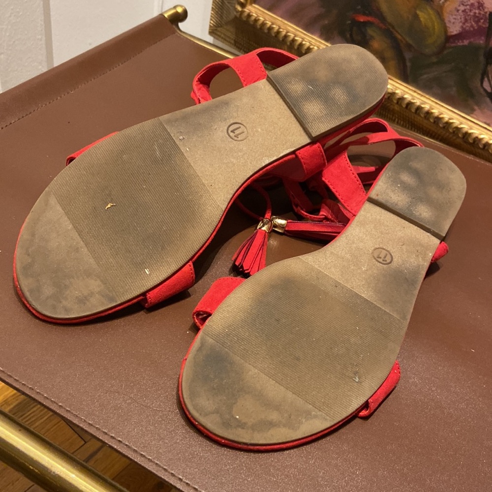 Merona straply red faux suede tassel tie sandals, size 11 - Picture 5 of 5